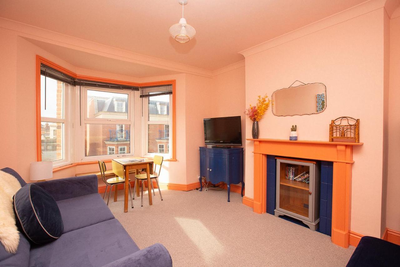 Apartamento Funky Flat In Margate'S Westbrook Bay Exterior foto